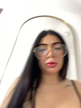 Snapshot of Mia_222 chatting on March 12, 2026, 12:00 pm Mia 222 online show from March 12, 2026, 12:00 pm