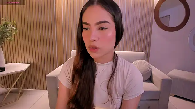 Snapshot of MarianneLane chatting on October 28, 2025, 10:56 pm MarianneLane online show from October 28, 2025, 10:56 pm