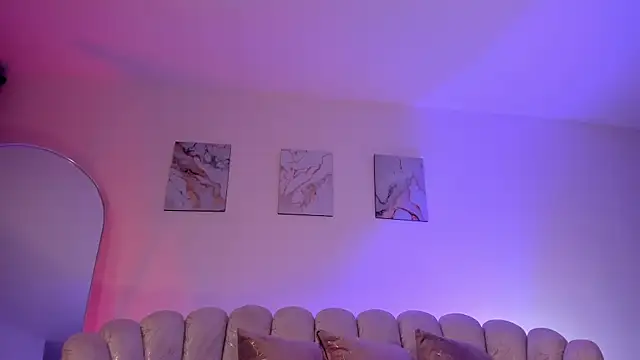 DonnaStonne online show from February 20, 2026, 6:26 am