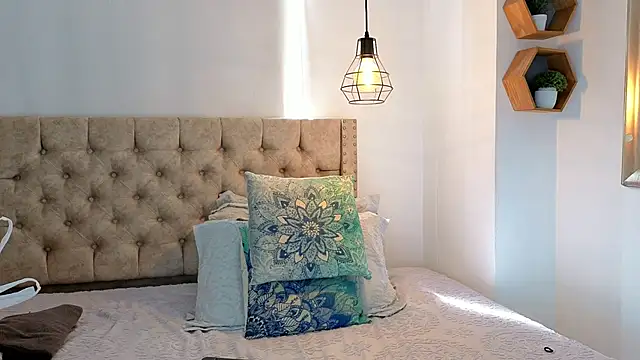 Anya Texas online show from October 19, 2025, 7:25 pm