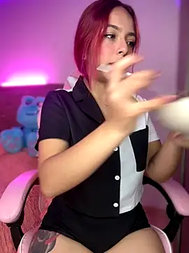 Snapshot of YovngBaby chatting on October 22, 2025, 2:12 am YovngBaby online show from October 22, 2025, 2:12 am