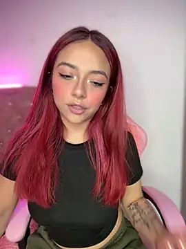 Snapshot of YovngBaby chatting on October 24, 2025, 11:56 pm YovngBaby online show from October 24, 2025, 11:56 pm