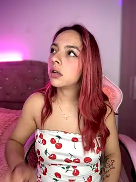 Snapshot of YovngBaby chatting on November 2, 2025, 4:26 am YovngBaby online show from November 2, 2025, 4:26 am