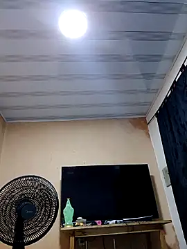 Liancy online show from February 11, 2026, 2:27 am