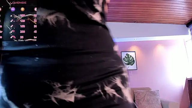 IsabellaaJoness online show from January 17, 2025, 6:44 pm