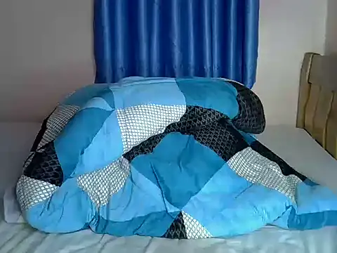 Snapshot of sweet_rozie chatting on July 17, 2026, 7:26 am sweet rozie online show from July 17, 2026, 7:26 am