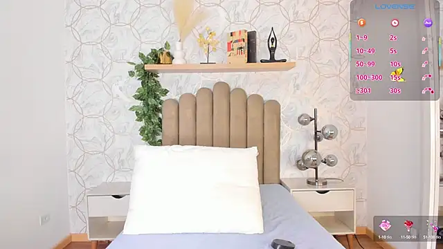 Snapshot of Roma__love chatting on September 23, 2025, 11:57 am Roma love online show from September 23, 2025, 11:57 am