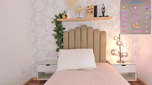 Snapshot of Roma__love chatting on September 24, 2025, 11:57 am Roma love online show from September 24, 2025, 11:57 am