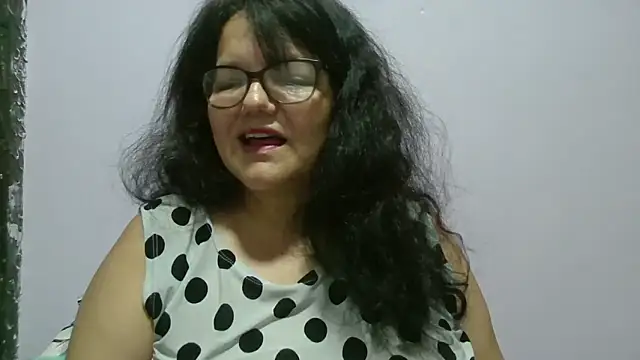kassandra02 online show from May 11, 2026, 3:01 am