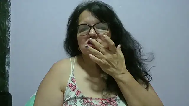 kassandra02 online show from May 13, 2026, 1:25 am