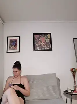 Snapshot of Redfloweer1 chatting on January 8, 2025, 10:58 pm Redfloweer1 online show from January 8, 2025, 10:58 pm