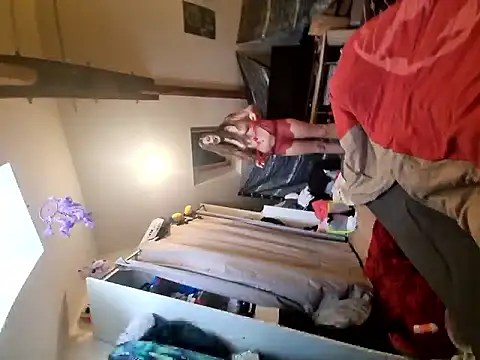 Snapshot of LoLa-69-X chatting on October 9, 2025, 1:31 pm LoLa-69-X online show from October 9, 2025, 1:31 pm