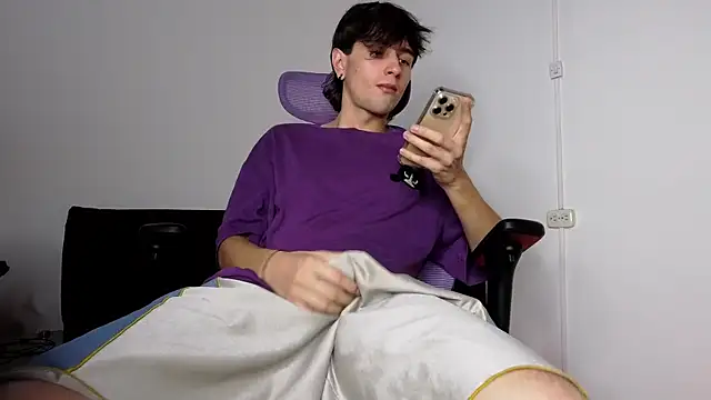 alex connorr online show from August 5, 2026, 12:02 am