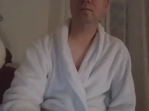 Snapshot of fikoivos chatting on October 15, 2025, 9:37 pm fikoivos online show from October 15, 2025, 9:37 pm