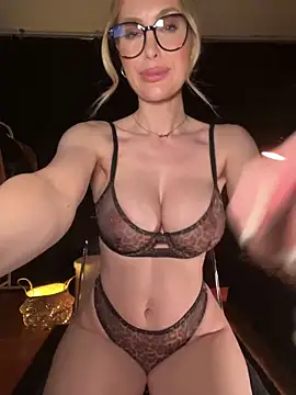 Lena Blom online show from January 17, 2025, 1:03 pm