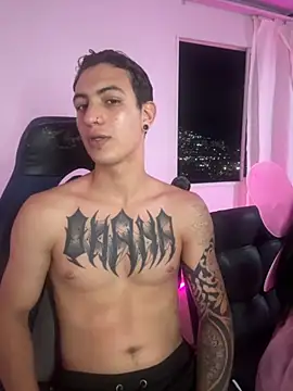 Snapshot of aliensexy chatting on November 2, 2025, 12:24 am aliensexy online show from November 2, 2025, 12:24 am