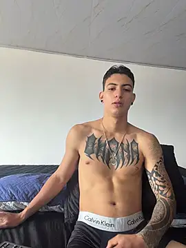 aliensexy online show from June 7, 2026, 7:50 pm