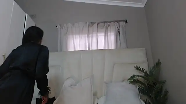 Snapshot of naughtyblackdolie chatting on January 11, 2025, 8:33 am naughtyblackdolie online show from January 11, 2025, 8:33 am