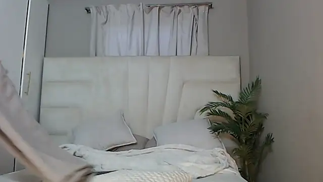 Snapshot of naughtyblackdolie chatting on January 29, 2025, 4:41 pm naughtyblackdolie online show from January 29, 2025, 4:41 pm