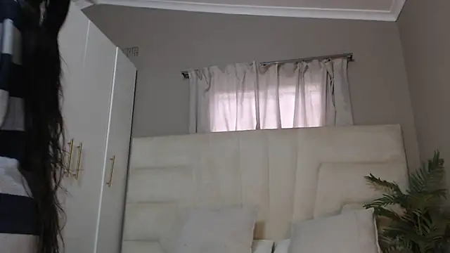 Snapshot of naughtyblackdolie chatting on February 4, 2025, 5:42 am naughtyblackdolie online show from February 4, 2025, 5:42 am