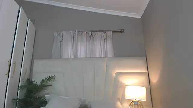 naughtyblackdolie online show from November 20, 2025, 5:18 am