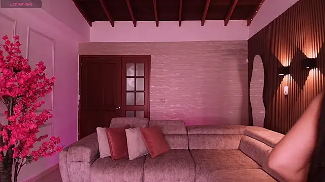 Anna parkker  online show from March 21, 2026, 7:17 pm