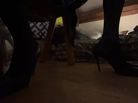 Snapshot of alexheels_boots chatting on March 17, 2026, 3:55 am alexheels boots online show from March 17, 2026, 3:55 am