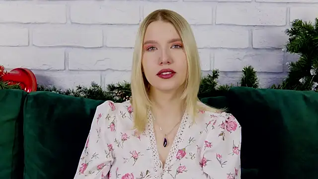 LiliLinn online show from January 15, 2025, 4:25 am