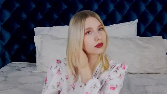 LiliLinn online show from January 18, 2025, 1:40 pm