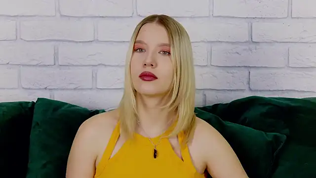 LiliLinn online show from January 21, 2025, 4:32 am