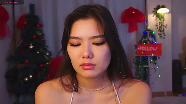 EmmaFisherf online show from December 27, 2024, 4:10 pm