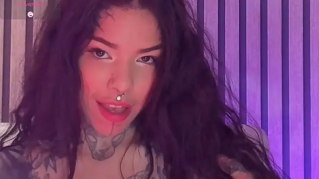 Snapshot of NinaInk chatting on April 4, 2026, 11:51 am NinaInk online show from April 4, 2026, 11:51 am