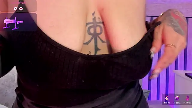 Snapshot of NinaInk chatting on April 19, 2026, 6:10 pm NinaInk online show from April 19, 2026, 6:10 pm