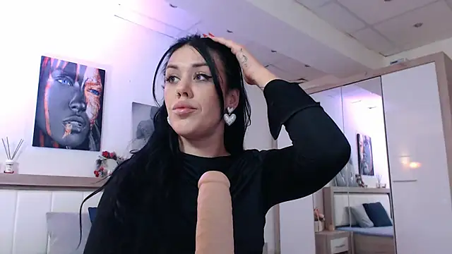 LaylaCruzRose online show from December 10, 2024, 2:27 am