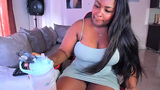 ashleyxlove1 online show from April 22, 2026, 9:05 pm