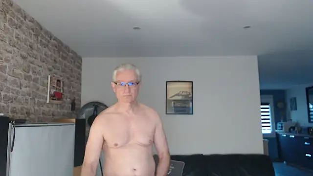 Goduleur69 online show from October 28, 2025, 4:09 pm