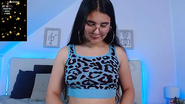 Snapshot of Tifanny_grey chatting on January 30, 2025, 8:31 pm Tifanny grey online show from January 30, 2025, 8:31 pm