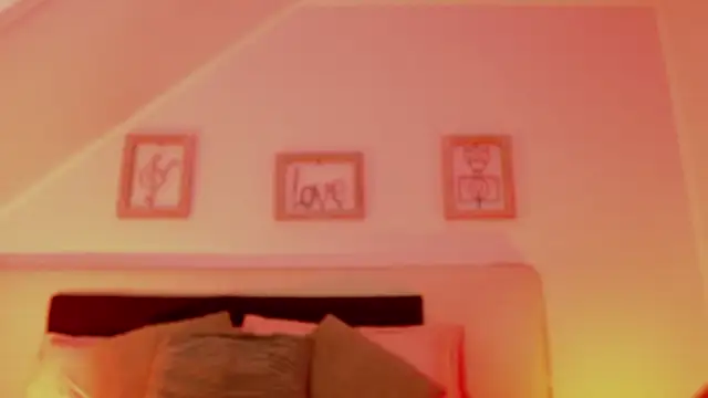 Snapshot of Tifanny_grey chatting on March 17, 2025, 11:32 pm Tifanny grey online show from March 17, 2025, 11:32 pm