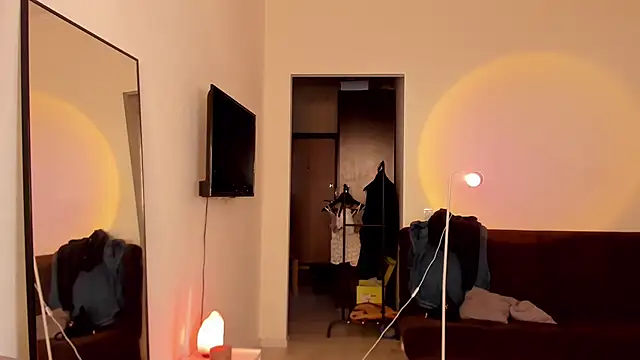 elliemintlover online show from September 30, 2025, 8:36 pm