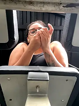 ElaEndez  online show from October 3, 2025, 8:28 pm