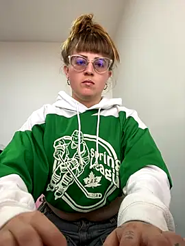 tekila   online show from November 15, 2025, 7:43 pm