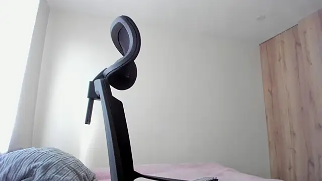 Sweetdreamses  online show from March 24, 2026, 2:11 pm