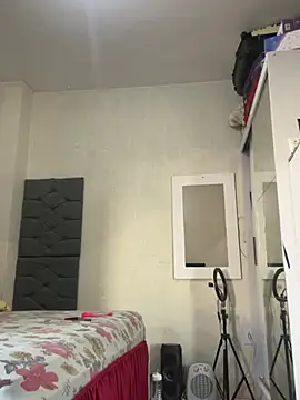 Indiazinhax online show from February 6, 2026, 8:45 pm