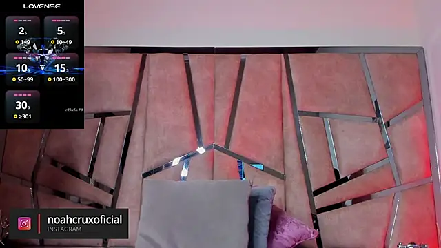 Snapshot of noah_crux chatting on December 23, 2024, 12:08 pm noah crux online show from December 23, 2024, 12:08 pm