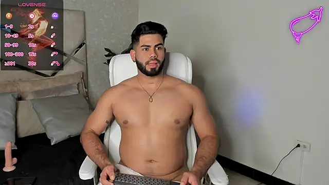 Snapshot of noah_crux chatting on February 19, 2025, 6:10 pm noah crux online show from February 19, 2025, 6:10 pm