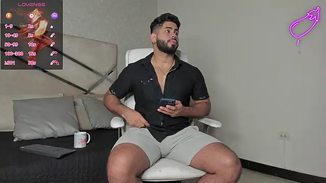 Snapshot of noah_crux chatting on February 22, 2025, 12:40 pm noah crux online show from February 22, 2025, 12:40 pm