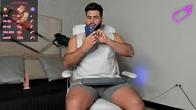 Snapshot of noah_crux chatting on February 25, 2025, 12:34 pm noah crux online show from February 25, 2025, 12:34 pm