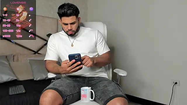 Snapshot of noah_crux chatting on March 2, 2025, 2:10 pm noah crux online show from March 2, 2025, 2:10 pm