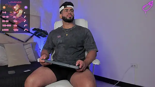 Snapshot of noah_crux chatting on March 7, 2025, 12:34 pm noah crux online show from March 7, 2025, 12:34 pm