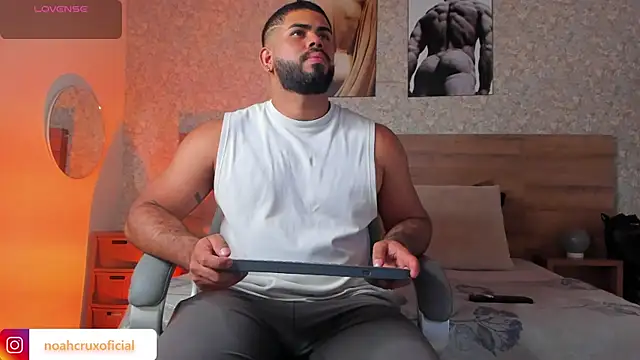 Snapshot of noah_crux chatting on October 2, 2025, 8:16 pm noah crux online show from October 2, 2025, 8:16 pm